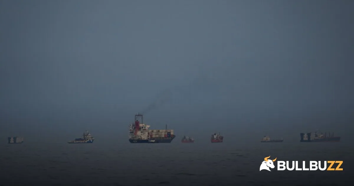 Oil tankers lined up in Strait of Hormuz as Brent heads into Sunday reopen